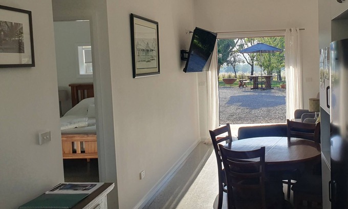 Timbumburi House | Ocean View Farm Shed Guesthouse: Rated 10/10 for Families