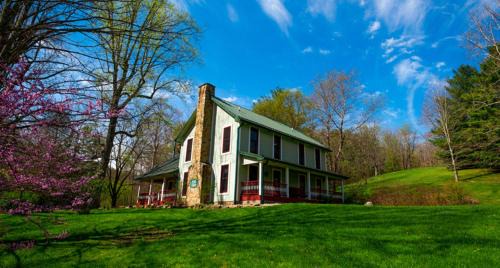 Nashville House | Discover The Farm: Family-Friendly Retreat with Pool & Hot Tub