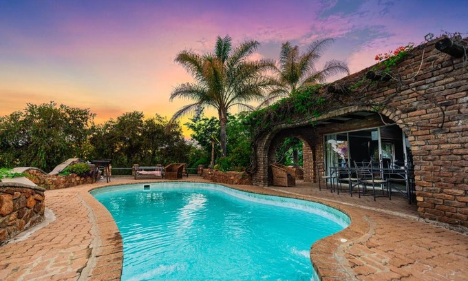 Hartbeespoort Apartment | Discover The Farm: Pet-Friendly Oasis with Ocean Views