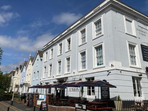 Exeter Hotel | Eco-Friendly Comfort at The Farmers Union with Hot Tub