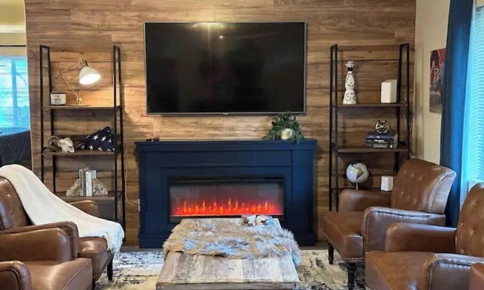El Cajon House | Discover The Farmhouse & Bunkhouse at Rockin’ View Ranch