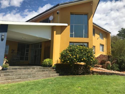 Otjozondjupa Region House | Family-Friendly Getaway at The Farmhouse with Pool Access