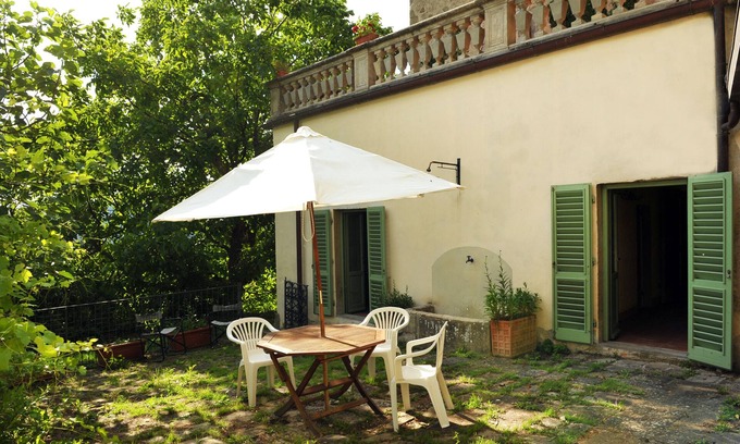 Londa House | Discover The Farmhouse of Caiano: Nature & Pool Retreat