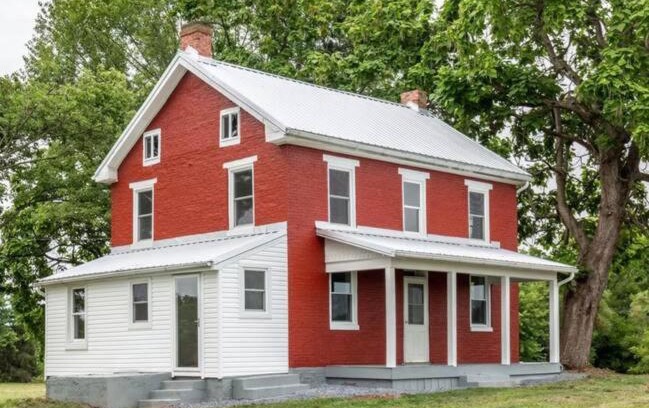 Uniontown House | Family-Friendly Retreat at The Farmhouse on Schottie