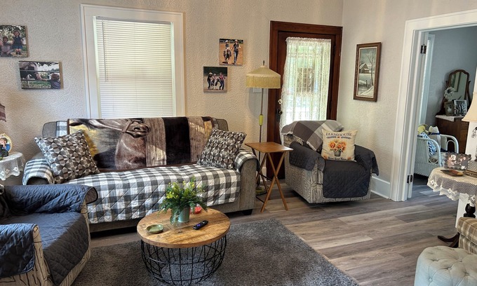 South Bend Other | Discover The Farmhouse Stay: Ocean Views & Family-Friendly!