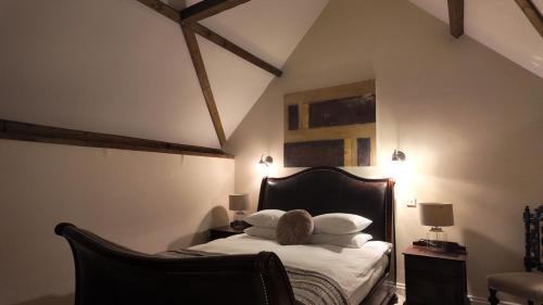 Watlington Bed & Breakfast | Discover The Fat Fox: Pet-Friendly & Family-Oriented Stay