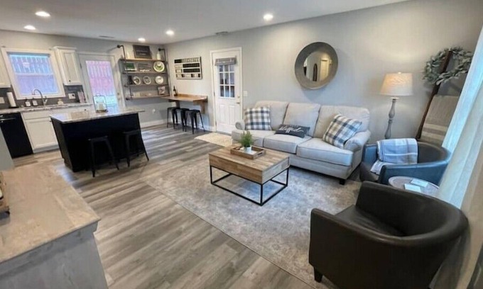 Quincy House | Discover The Fieldhouse: Guest Rated 10/10 & Family-Friendly