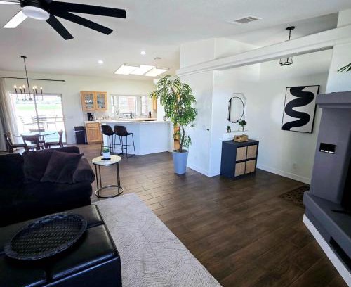 Blythe Villa | Discover Blythe's Haven: Family-Friendly & Pet Friendly Stays