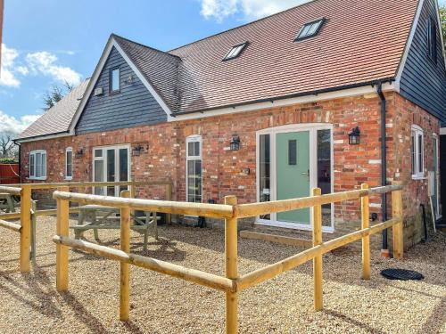 Child Okeford House | Child-Friendly Retreat: The Firs - Guest Rated 9/10