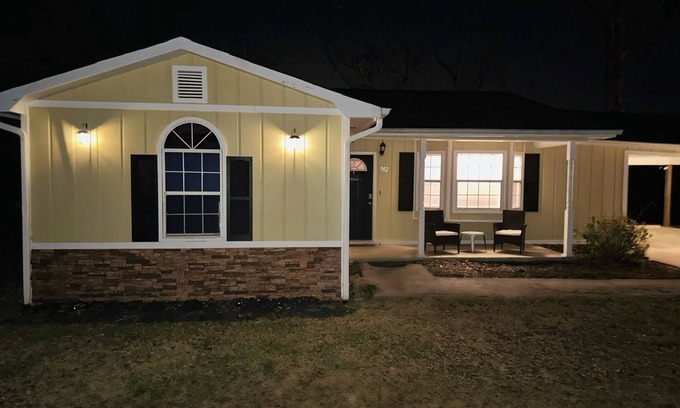Dayton House | Relaxing Retreat at The Fisherman’s Getaway with Spa & Hot Tub