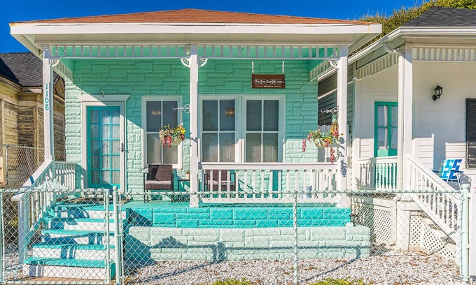 San Jacinto House | Beachside Escape at The Five Starfish Inn – Guest Rated 10/10