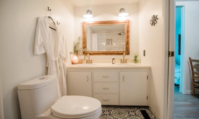 Central Lake House | Discover The Flat: A Wanderlust Abodes Gem Rated 9.6