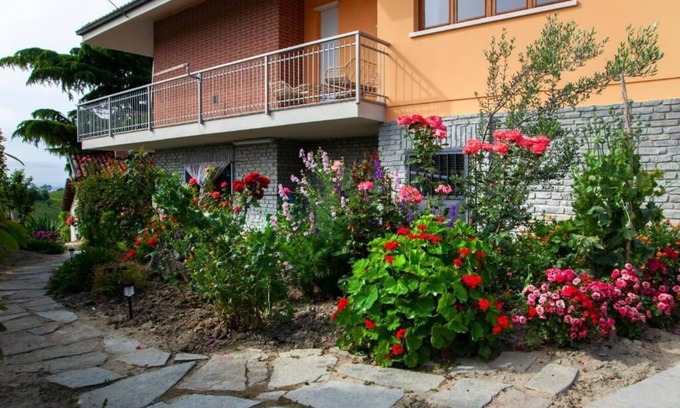 Castiglione Tinella Apartment | IL VOLO: Relax by the Pool and Indulge in Wellness