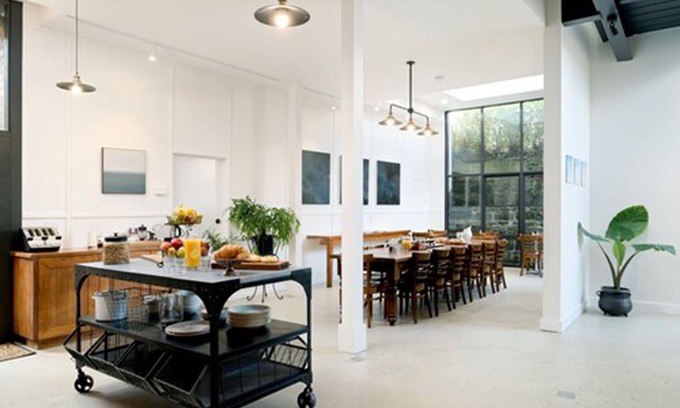 Launceston CBD House | Discover The Florance: Guest Rated 9.6 with Breakfast & Kitchen