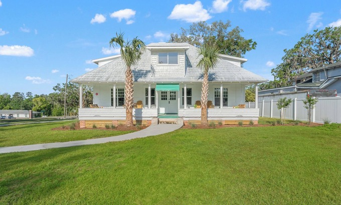 Brooksville House | The Florida Cracker "THE PARKER HOUSE" Charming home in Brooksville,FLORIDA