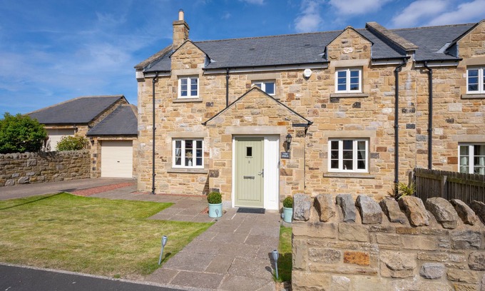 Rock House | Family-Friendly Retreat at The Fold@Rock - Sleeps 8