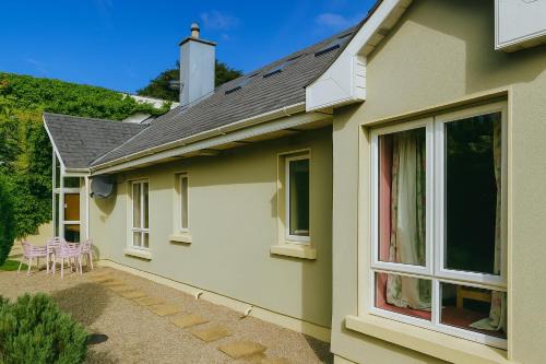 Kilkenny House | The Folly Self Catering Sleeps 28 7 bedrooms