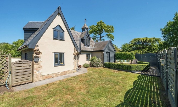 Thetford House | The Folly, Thorpe Forest