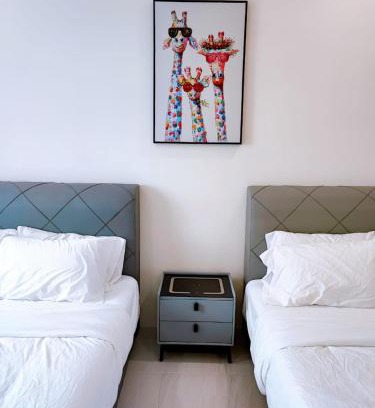 Kuching Apartment | Budget-Friendly Riverine Diamond Staycation with Pool Access