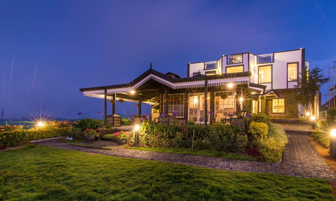 Nuwara Eliya Hotel | Explore The Forest and Lake by Schofieldshire - 4 Star Retreat