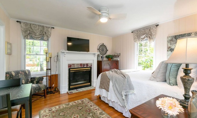 Weaverville Apartment | Discover The Forest Studio: Guest Rated 10/10 with Spa & Hot Tub