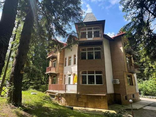 Borovets Ski Chalet | Discover The Forest Villa Borovets: Pool & Ocean View Retreat