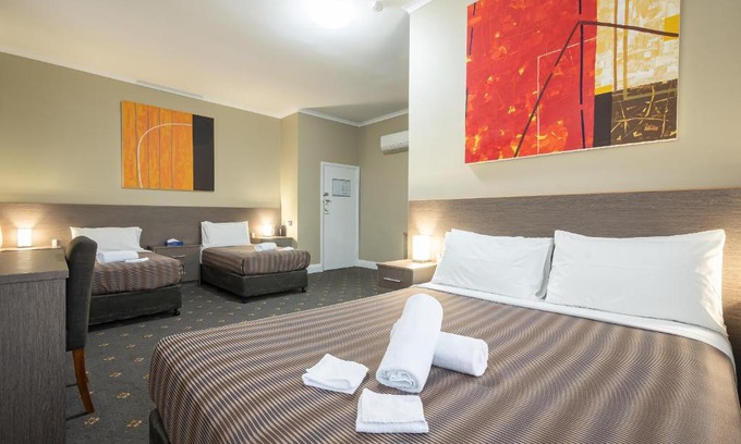 Devonport Hotel | Discover The Formby Hotel: Family-Friendly with Breakfast