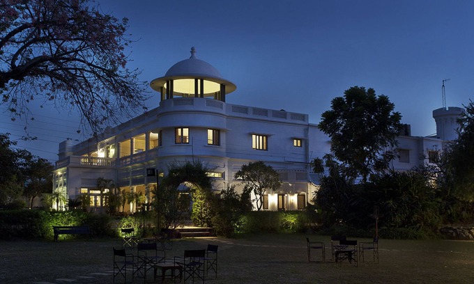 Unchagaon Hotel | Experience The Fort Unchagaon: 4-Star Getaway with Pool