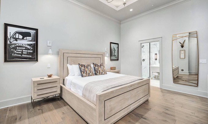 Cullman Hotel | Discover The Founders Suite: Near I65 with Great Amenities