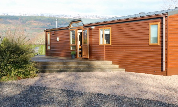 Fort William Cottage | Family-Friendly Four Oaks Chalet with Garden in Blaich