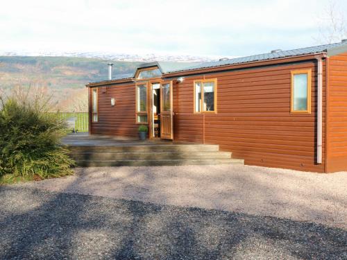 Fort William House | Discover Four Oaks Chalet: Family-Friendly 4-Star Retreat