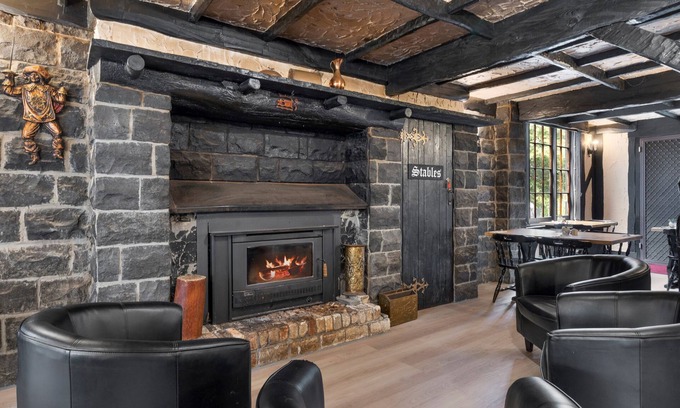 Port Arthur Hotel | Historic Fox and Hounds Hotel: Family-Friendly Getaway