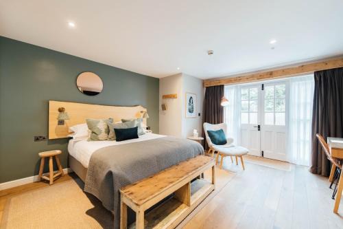 Willian Hotel | Pet-Friendly Retreat at The Fox at Willian - Rated 9/10