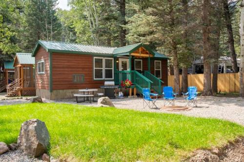 Bayfield House | Guest Rated 10/10: Fox Den Cabin #14 at Blue Spruce Park
