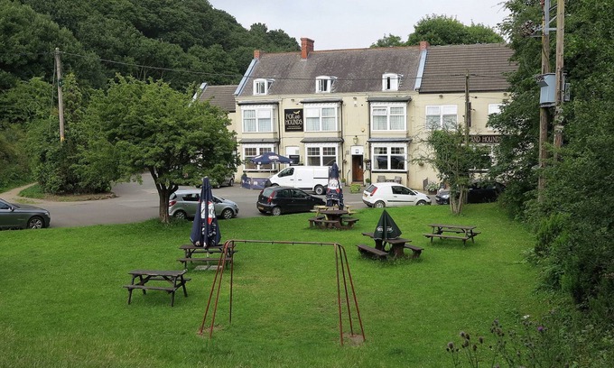 Guisborough Hotel | Experience Comfort at The Fox & Hounds with Family-Friendly Amenities