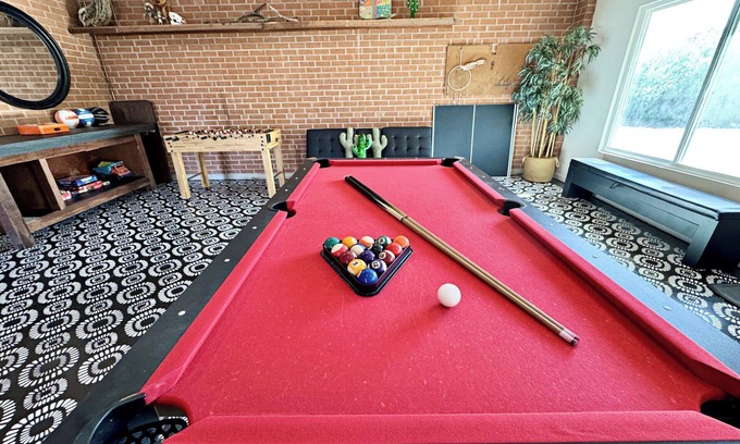Casas Adobes House | Ultimate Retreat at The Fox House with Game Room & Pool