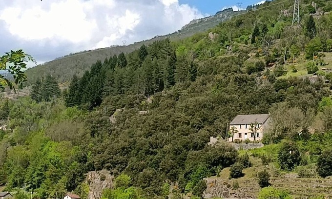 Sainte-Marguerite-Lafigere Cottage | Unforgettable Stay at The Old Schoolhouse of Sainte-Marguerite