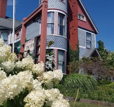 Ludington Bed & Breakfast | Experience Comfort at The Fresh Coast Inn in Ludington