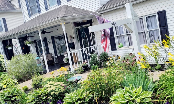 Mount Vernon Bed & Breakfast | Experience The Fry Guest House: Top-Rated B&B Awaits!