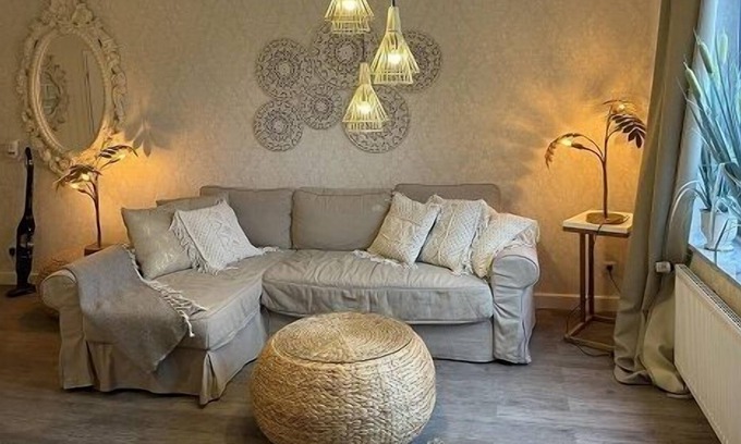 Hamburg-Barmbek Apartment | The furnished 2-room-apartment is approx. 40 m2 big and is located on the 1st floor of our apartment house Saseler Chaussee.