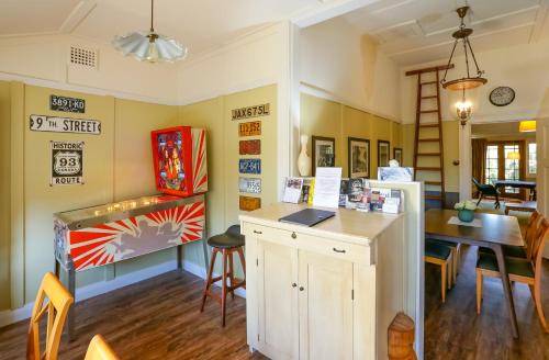 Bowral House | Classic Bowral Retreat: The Gables - Pet & Child Friendly