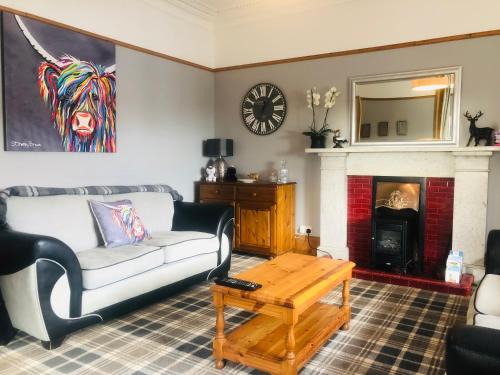 Crail House | Pet-Friendly Retreat at The Gables - Rated 9/10 by Guests