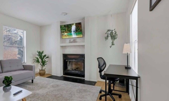 Gahanna Apartment | Cozy Stay at The Gahanna Hideaway with Kitchen & Breakfast
