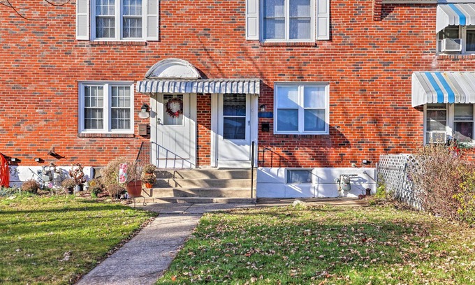 Allentown House | Allentown Retreat: Pet-Friendly Oasis with Spectacular Views