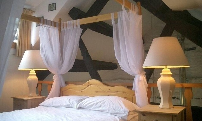 Machynlleth Cottage | Exceptional Stay at The Gallery with Ocean Views & More