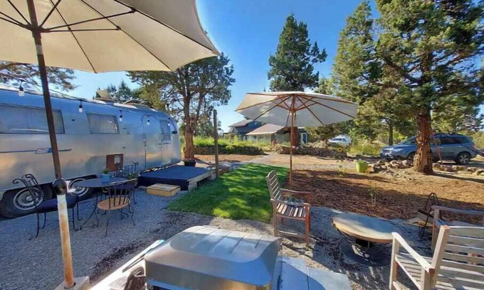 Bend House | Explore The Garden Airstream: Pet & Child Friendly Escape