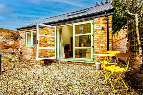 Hoole House | Explore The Garden Suite Annex in Hoole – Family Friendly!