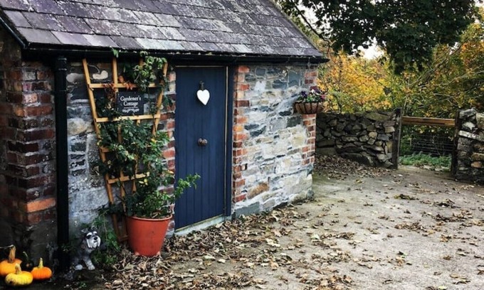Ballynahinch Cottage | Top-Rated Family Escape at The Gardener's Cottage