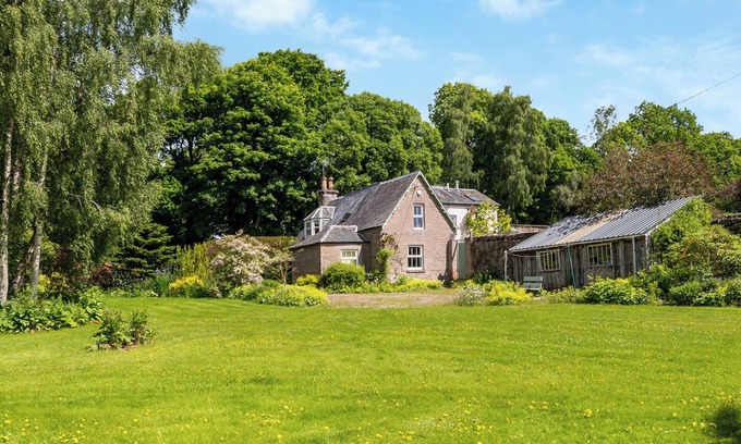 Perth Cottage | Spacious 3 Bedroom Getaway in Methven with Lake Views