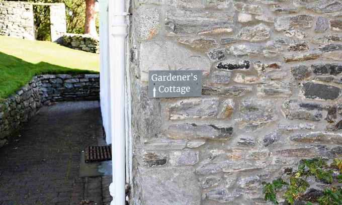 Pitlochry House | Experience The Gardeners Cottage: Pet & Child Friendly Retreat